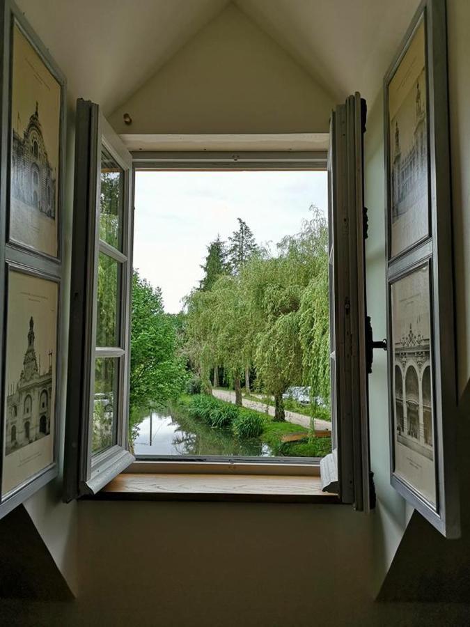 Le Moulin De Corneil Bed & Breakfast Mézilles Eksteriør bilde