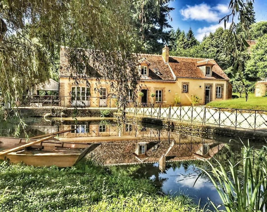 Le Moulin De Corneil Bed & Breakfast Mézilles Eksteriør bilde