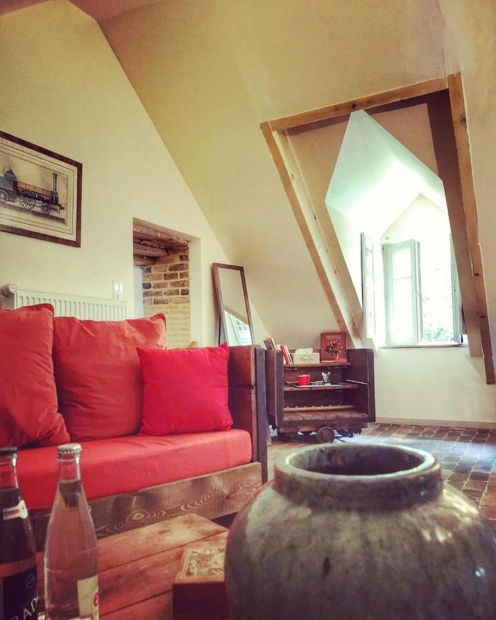 Le Moulin De Corneil Bed & Breakfast Mézilles Eksteriør bilde