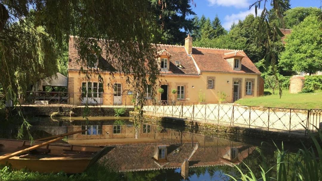 Le Moulin De Corneil Bed & Breakfast Mézilles Eksteriør bilde