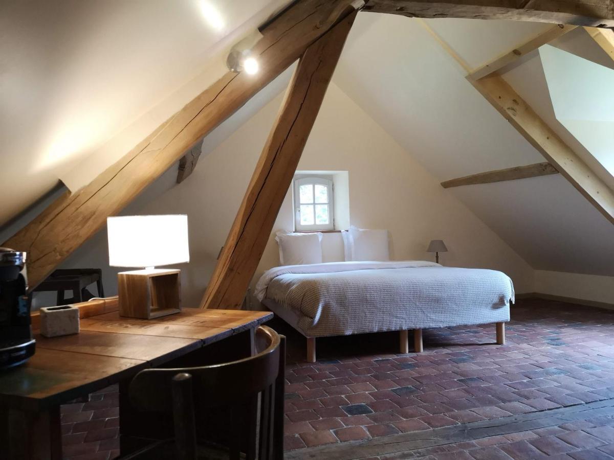 Le Moulin De Corneil Bed & Breakfast Mézilles Eksteriør bilde